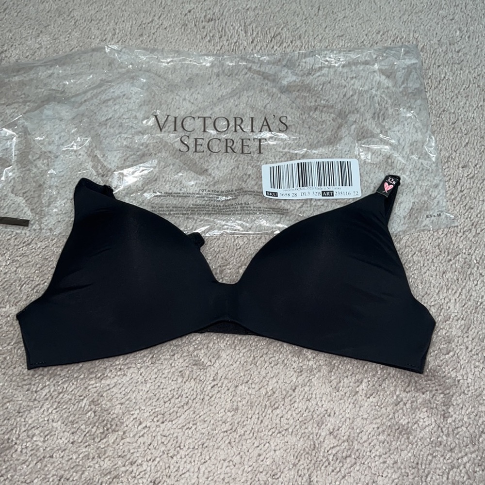 NWT Victoria’s Secret Lightly-Lined Demi Bra